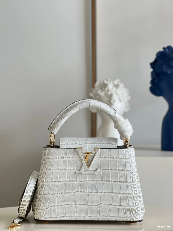 CAPUCINES LOUIS VUITTON BB 0824